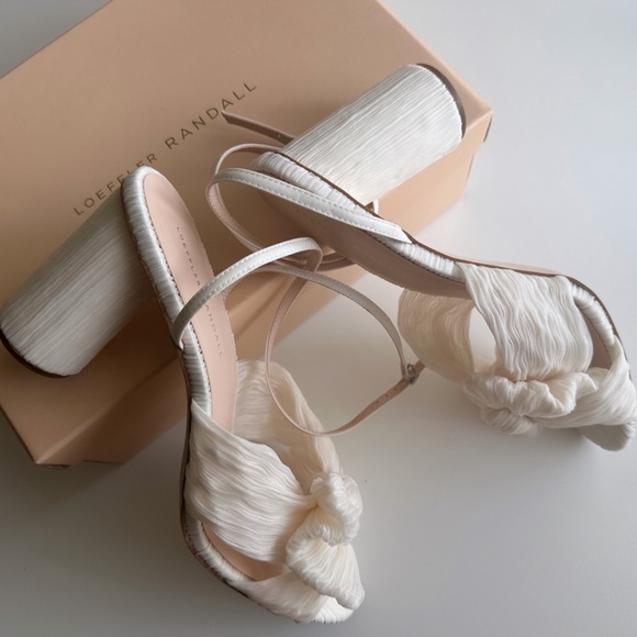 LOEFFLER RANDALL- Camellia Pearl Pleated Bow Heel - Picture 4 of 7